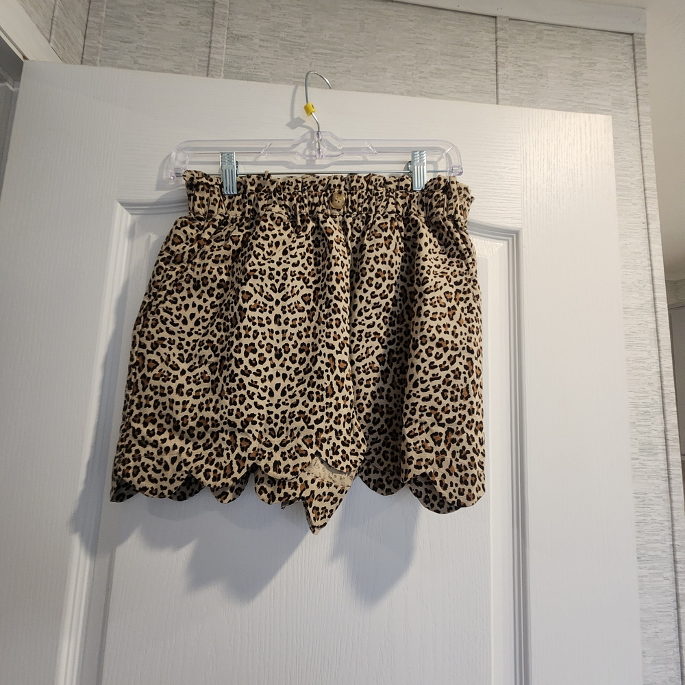 Kori Leopard Print Shorts with Scalloped Hem Size S BNWT